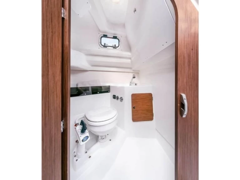 Wynajem łodzi Ajaccio tanio Antares 8