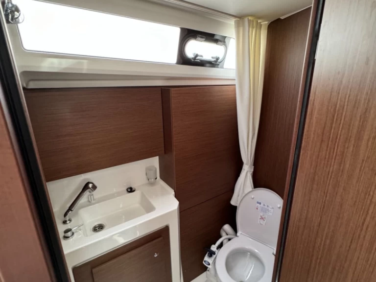 Wynajem łodzi Ajaccio tanio OCEANIS 37.1 OCEANIS 37.1