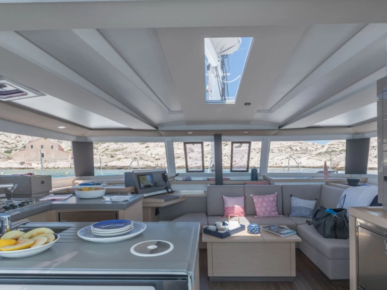 Wynajmij Fountaine Pajot Astrea 42 w Ajaccio