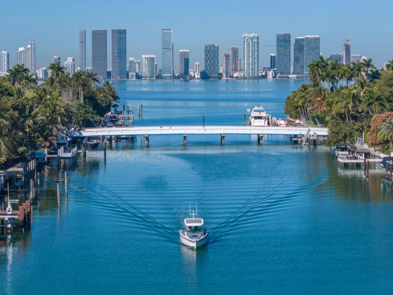 Wynajem łodzi Axopar 38 Sun-Top w Miami na SamBoat 