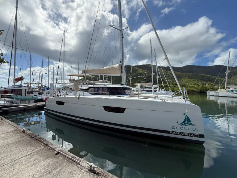 Wynajem Katamaran Fountaine Pajot z patentem 