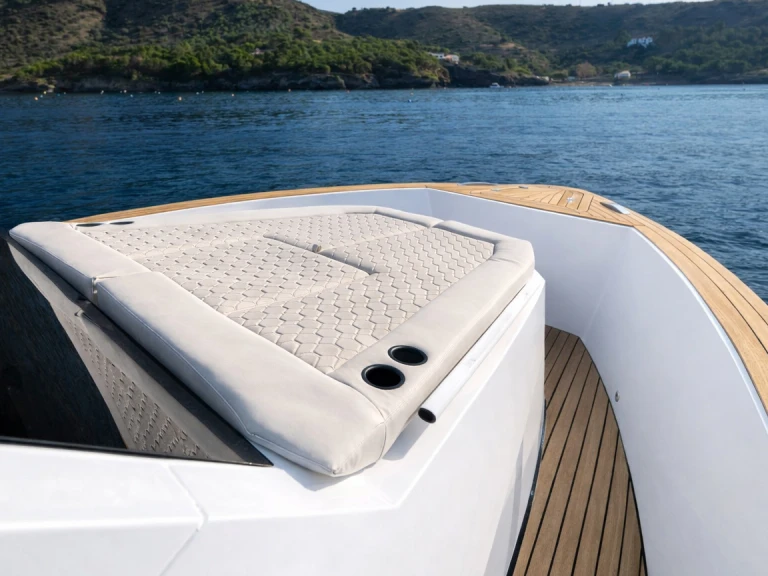 Wynajem łodzi Ibiza Town tanio Max 44R