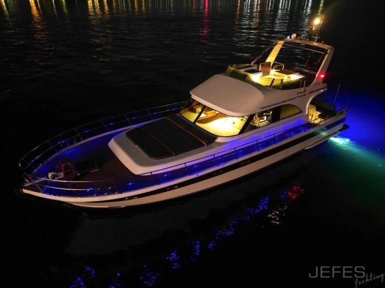 Wynajmij Custom Made Special w Beşiktaş