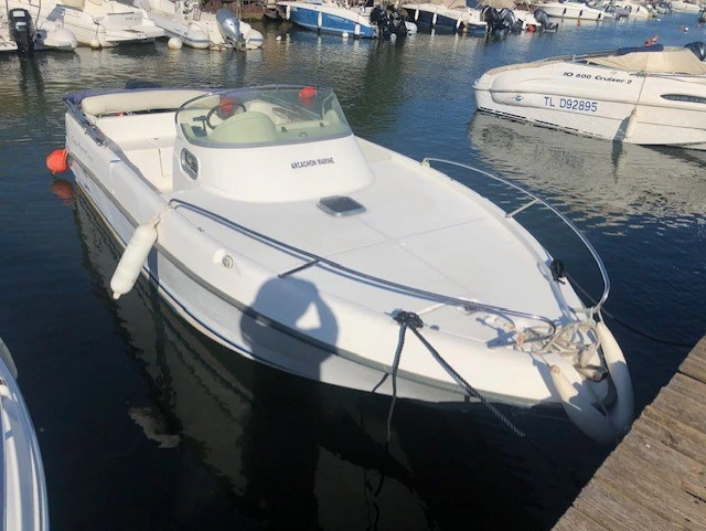 Wynajem Motorówka B2 Marine z patentem 