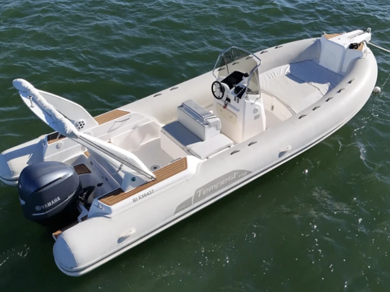 Capelli Tempest 770 Luxe między profesjonalistami a osobami prywatnymi w Lège-Cap-Ferret