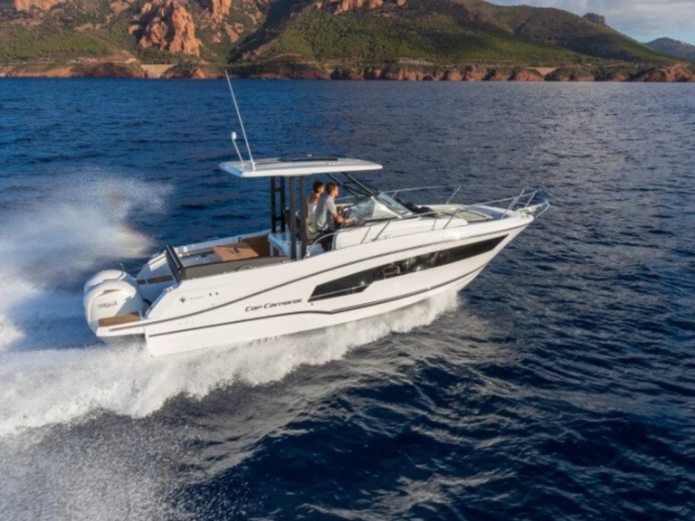 Jeanneau Cap Camarat 9.0 WA między profesjonalistami a osobami prywatnymi w Francja