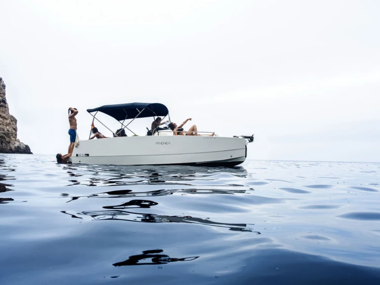 Wynajmij Nuva Nuva M6 w Fornells