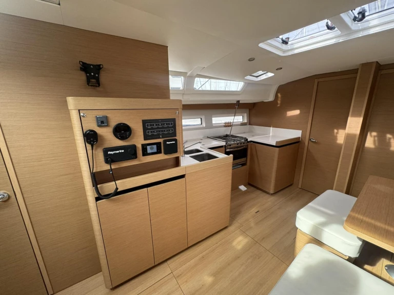 Wynajem łodzi Fanári tanio Sun Odyssey 490