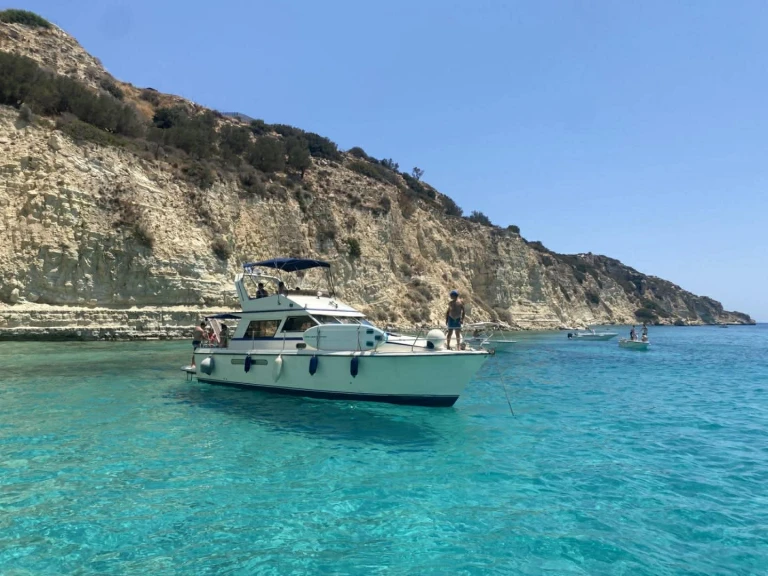 Wynajem Motorówka Princess z patentem 