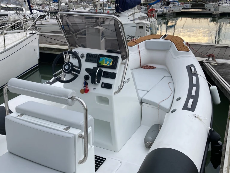Wynajem łodzi Adrieti Super Luc 660 w La Rochelle na SamBoat 