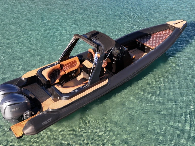 Łódż półsztywna do wynajmu w Mykonos (City) w najlepszej cenie