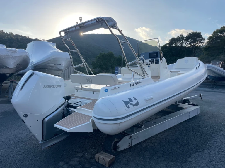 Wynajmij Nuova Jolly NJ 700 XL w Monaco-Ville