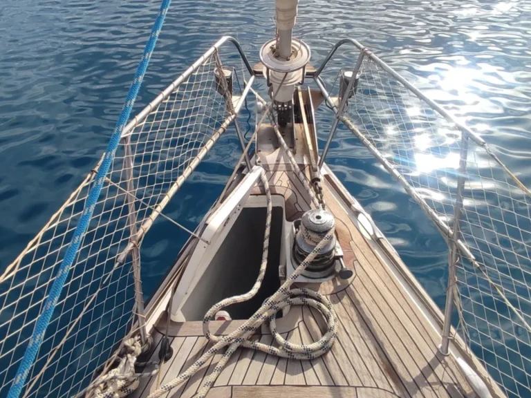 Wynajmij Jeanneau Sun Odyssey 54 DS w Syros Port