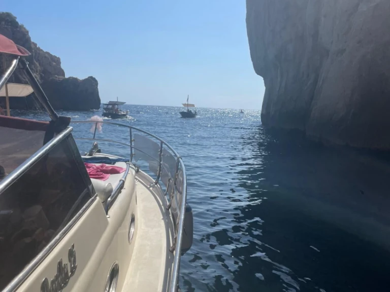 Wynajmij Darlin Gozzo napoletano veloce  w Neapol