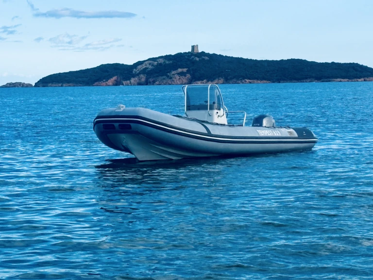 Wynajem łodzi Pinarellu tanio Tempest 625 work