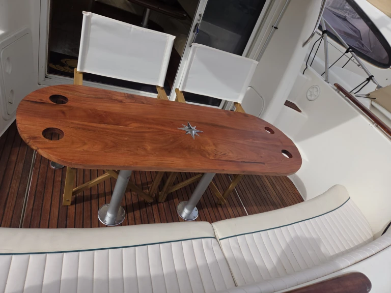 Wynajmij Motorówka z lub bez skippera Jeanneau w Toulon