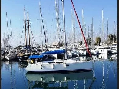 Jeanneau Sun Odyssey 36i między profesjonalistami a osobami prywatnymi w Lefkáda