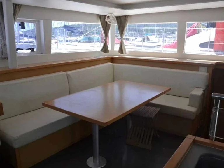 Wynajmij Katamaran z lub bez skippera Lagoon w Gouvia