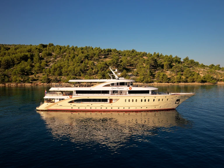 Wynajem łodzi Split tanio Motoryacht Queen Eleganza
