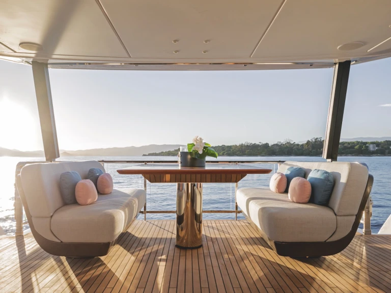 Azimut Azimut Grande 26M między profesjonalistami a osobami prywatnymi w Sibenik