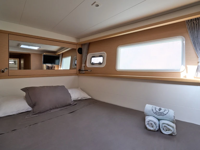 Wynajmij Lagoon Lagoon 42 w Santorini (wyspa)