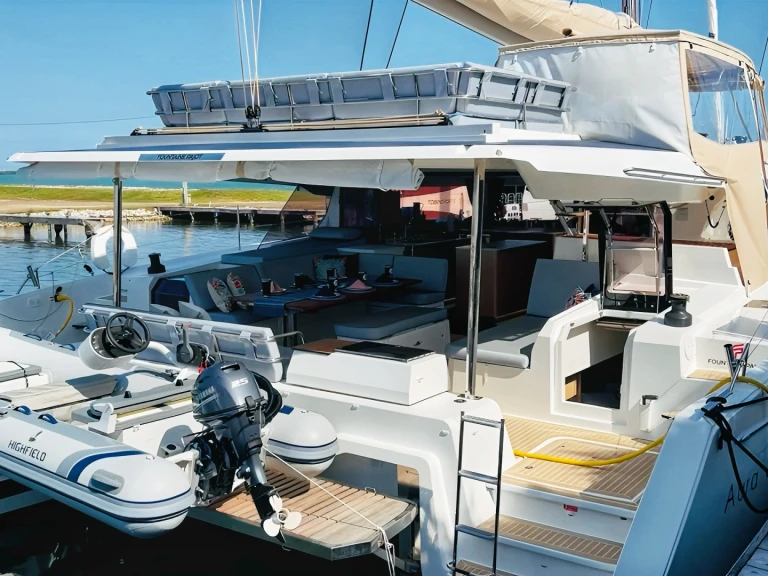 Wynajmij Fountaine Pajot Aura 51 w Belize City