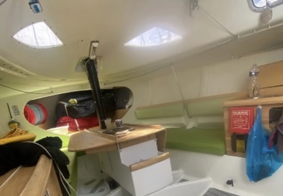 Wynajem Żaglowiec Pogo Structures z patentem 