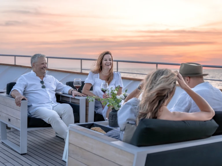 Wynajem Luksusowy jacht  z patentem 