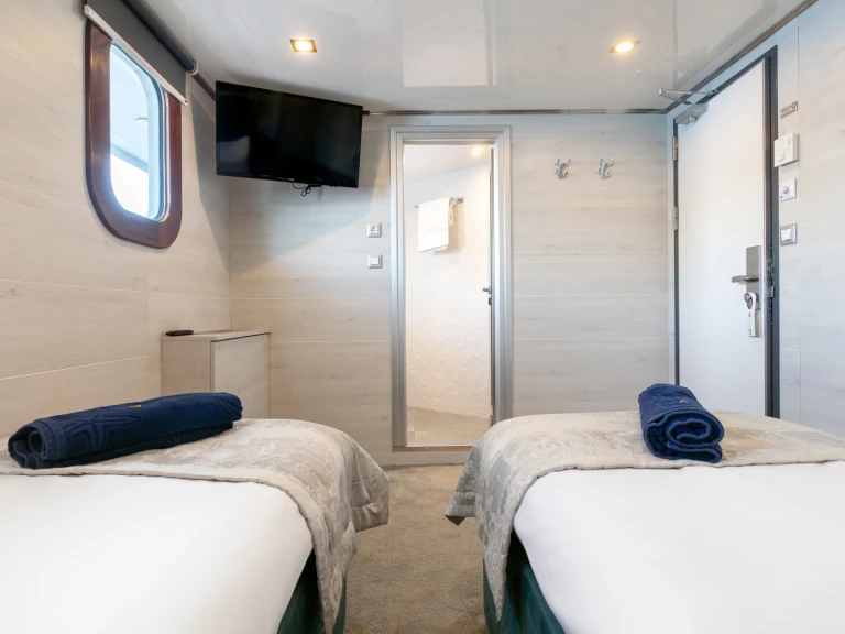 Wynajmij  Motoryacht Yolo w Split