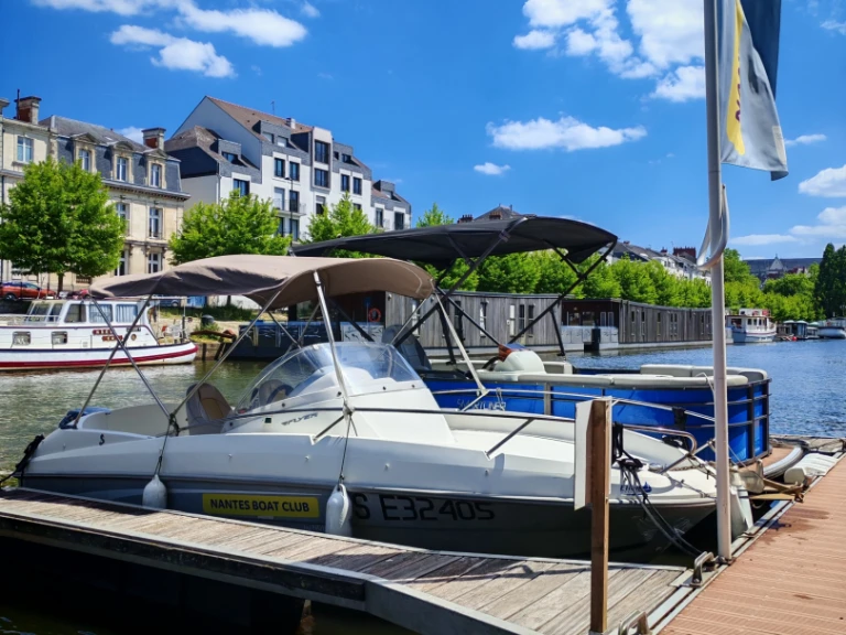 Wynajem Motorówka Bénéteau z patentem 