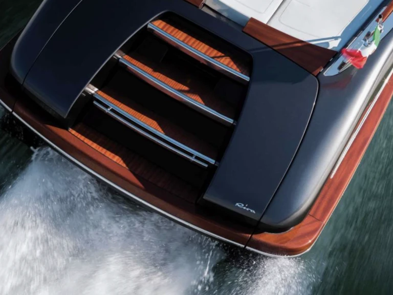 Motorówka do wynajmu w Santa Eularia des Riu w najlepszej cenie