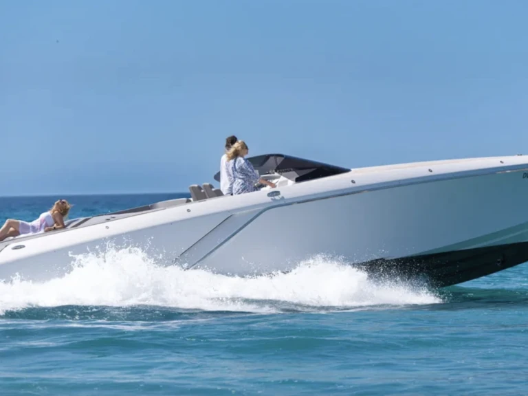 Wynajmij Frausher Ghost w Santa Eularia des Riu