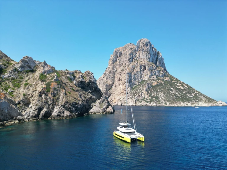 Wynajem Katamaran w Santa Eularia des Riu - Lagoon Lagoon 55 (NEW 2025) + crew / 8 guests