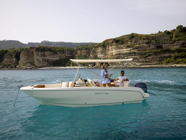 Wynajmij Invictus  200SX w Fornells