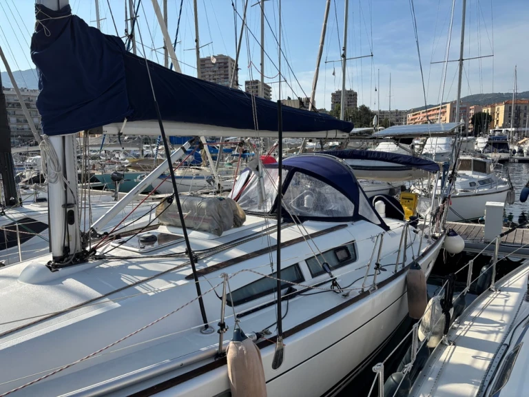 Wynajmij Żaglowiec z lub bez skippera SUN ODYSSEY 39 I w Ajaccio