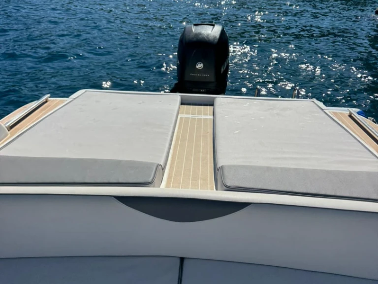 Wynajem Łódż półsztywna w Catania - Almar 911s