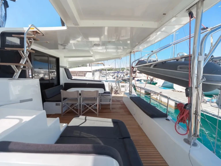 Wynajmij Lagoon Lagoon 42 w Capo d'Orlando