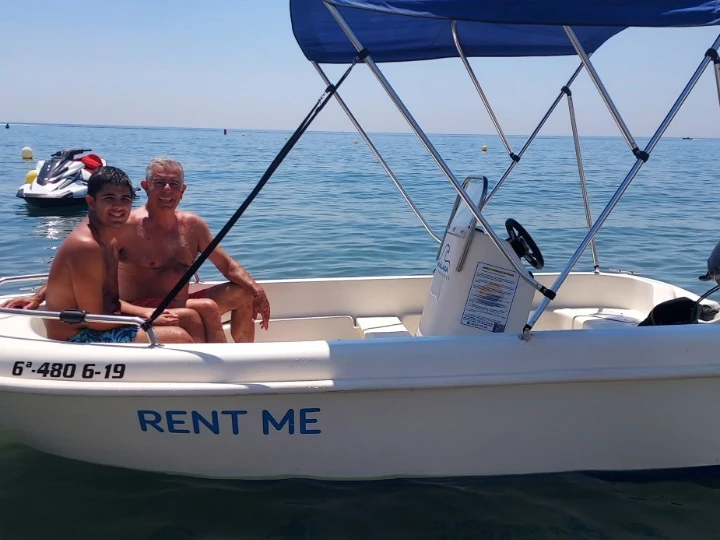 Astec 400 między profesjonalistami a osobami prywatnymi w Malaga