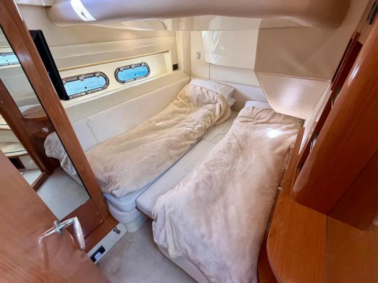 Wynajem w Antibes- Sealine F425  na SamBoat