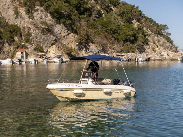 Motorówka do wynajmu w Aríllas w najlepszej cenie