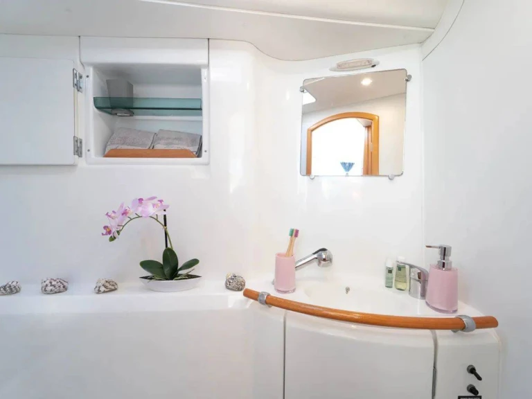 Wynajem łodzi Lagoon Lagoon 380 w Cannes na SamBoat 