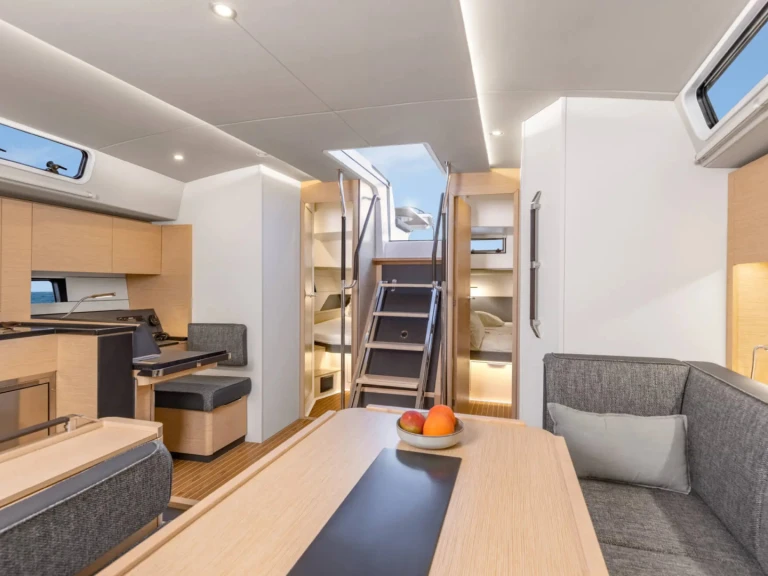 Hanse Hanse 460 między profesjonalistami a osobami prywatnymi w Cogolin