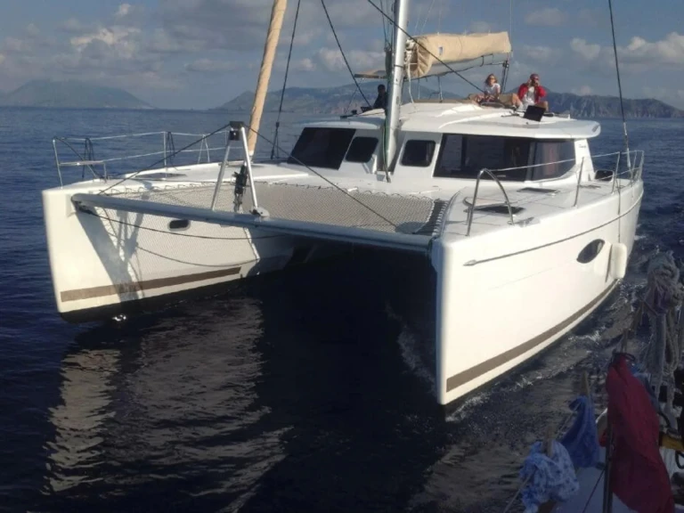 Wynajem w Cogolin- Fountaine Pajot Helia 44 na SamBoat