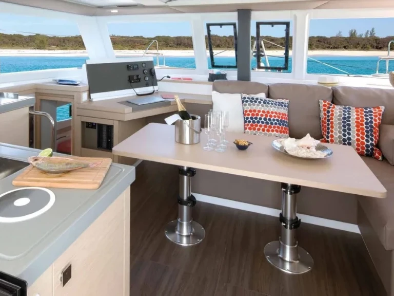 Wynajem Katamaran w Cogolin - Fountaine Pajot Lucia 40 (3cab)