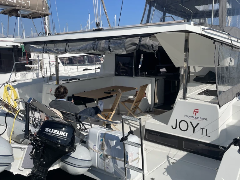 Wynajmij Fountaine Pajot Lucia 40 w Port Grimaud