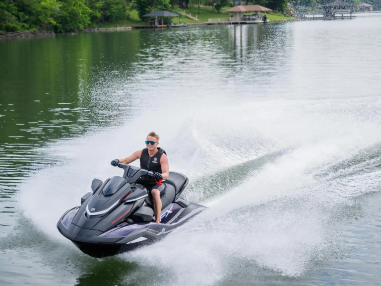 Yamaha FX SVHO między profesjonalistami a osobami prywatnymi w Sant Antoni de Portmany