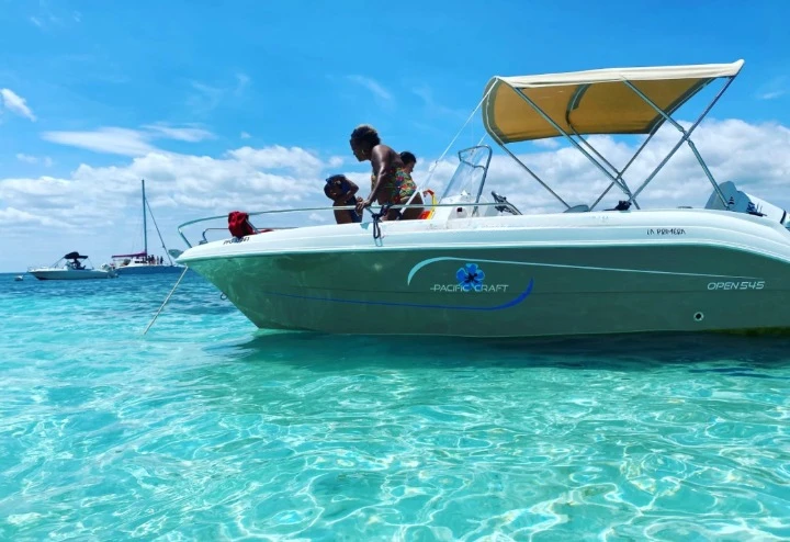 Pacific Craft Pacific Craft 545 Open między profesjonalistami a osobami prywatnymi w Le Gosier