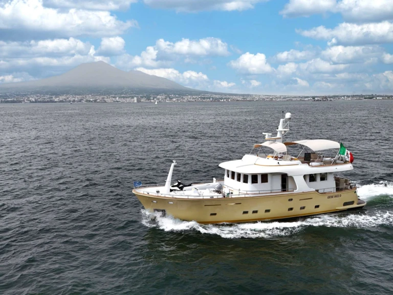 Wynajem Luksusowy jacht Terranova Yachts z patentem 