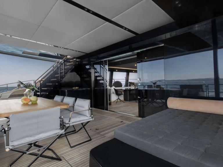 Luksusowy jacht do wynajmu w Ateny w najlepszej cenie