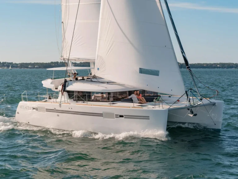 Wynajem Katamaran w Figari - Lagoon Lagoon 450